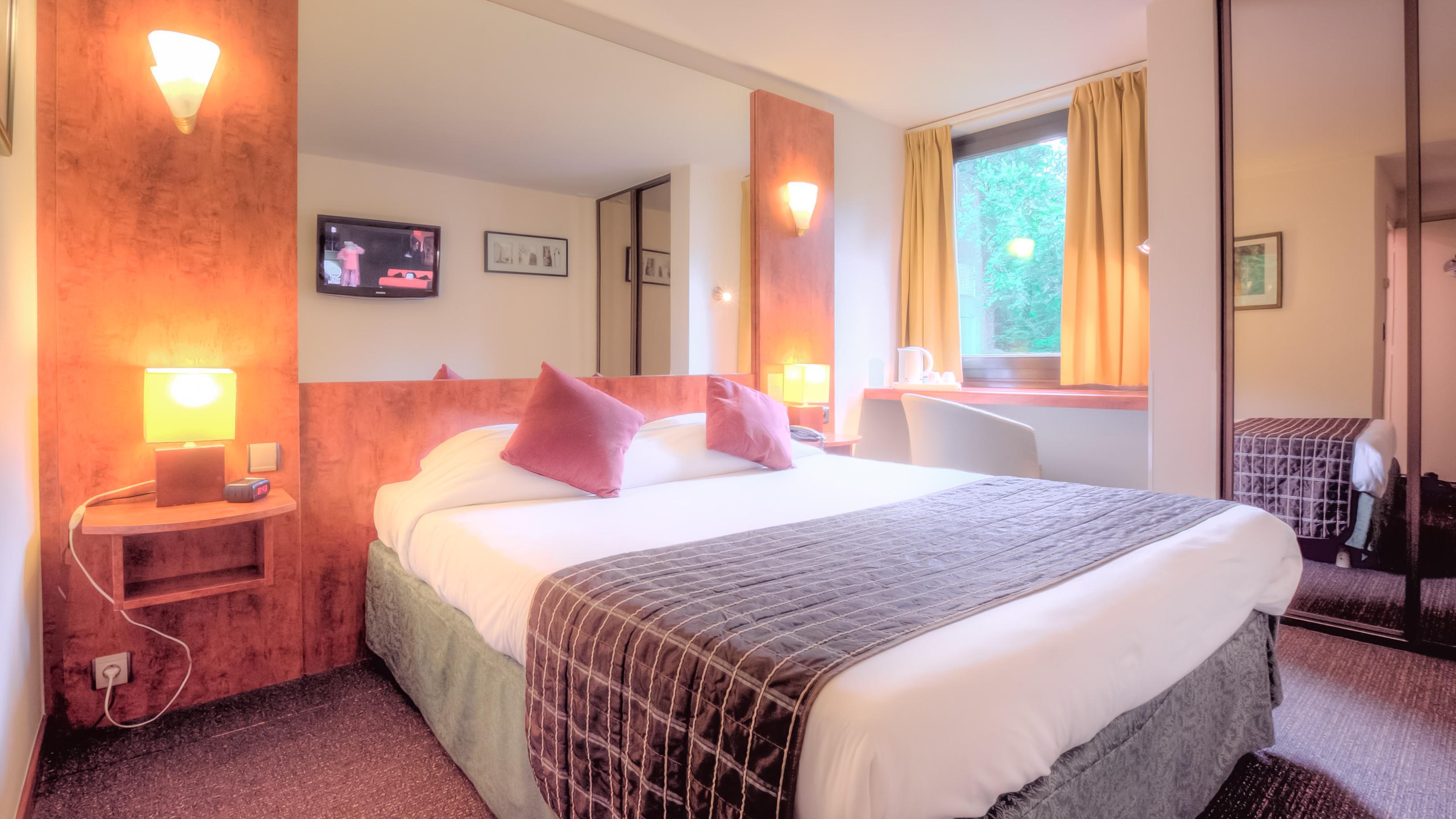 Logis Hotel Restaurant Des Acacias Lille Neuville En Ferrain Neuville-en-Ferrain Zewnętrze zdjęcie