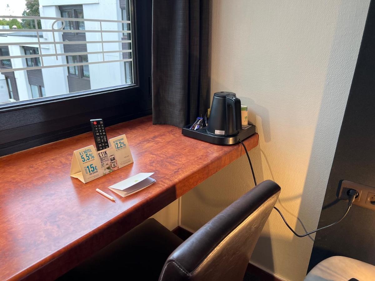 Logis Hotel Restaurant Des Acacias Lille Neuville En Ferrain Neuville-en-Ferrain Zewnętrze zdjęcie