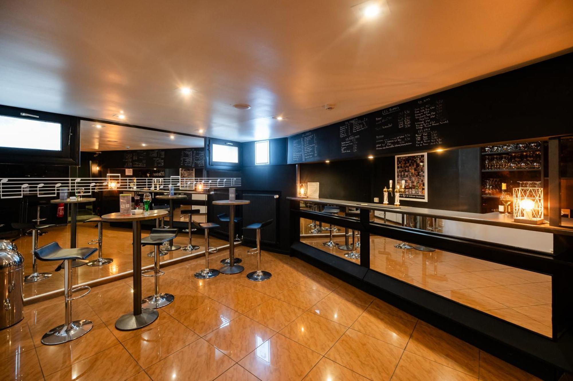 Logis Hotel Restaurant Des Acacias Lille Neuville En Ferrain Neuville-en-Ferrain Zewnętrze zdjęcie