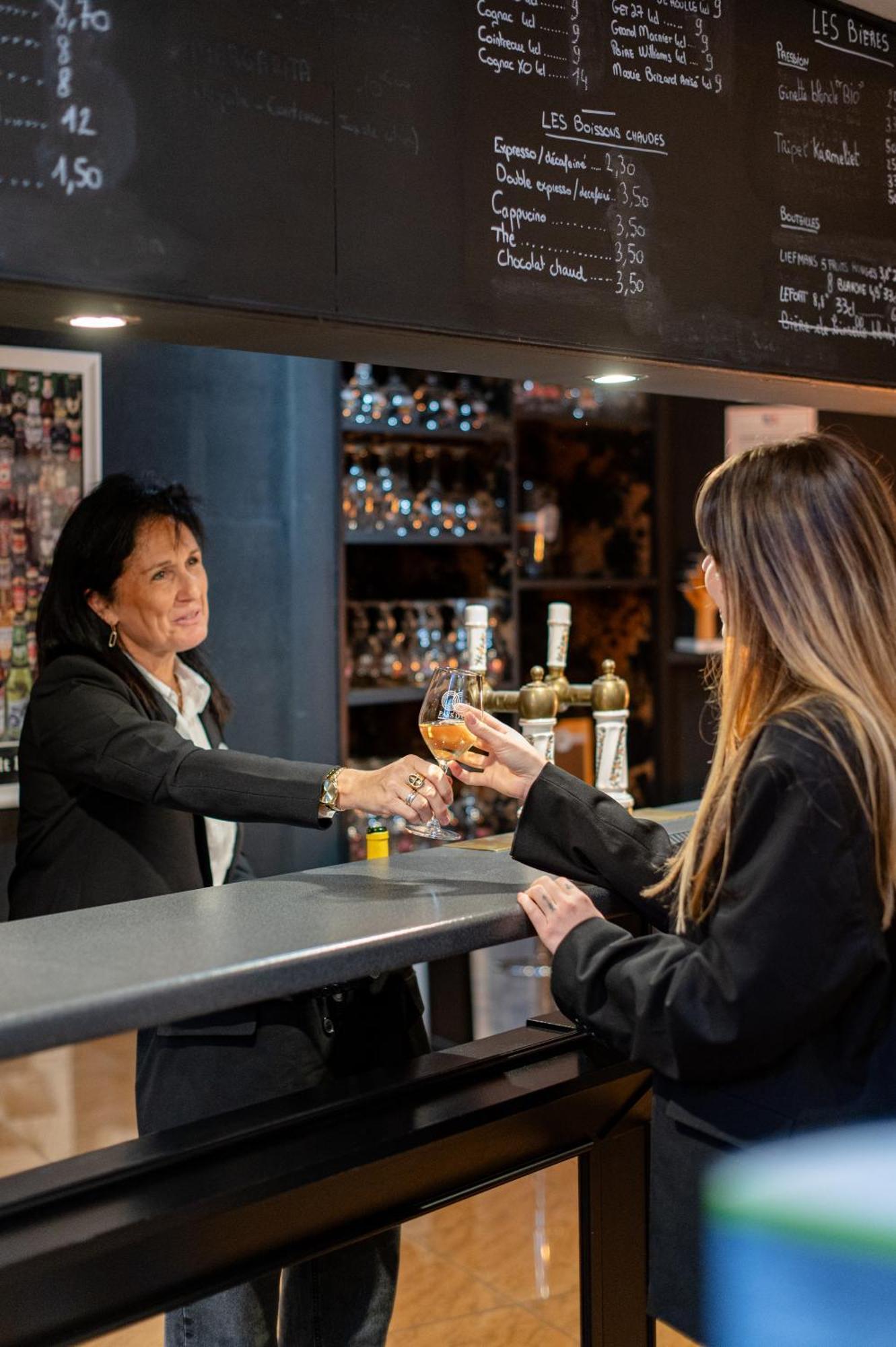 Logis Hotel Restaurant Des Acacias Lille Neuville En Ferrain Neuville-en-Ferrain Zewnętrze zdjęcie