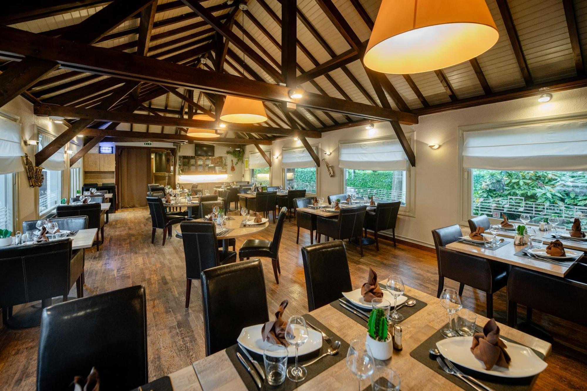 Logis Hotel Restaurant Des Acacias Lille Neuville En Ferrain Neuville-en-Ferrain Zewnętrze zdjęcie