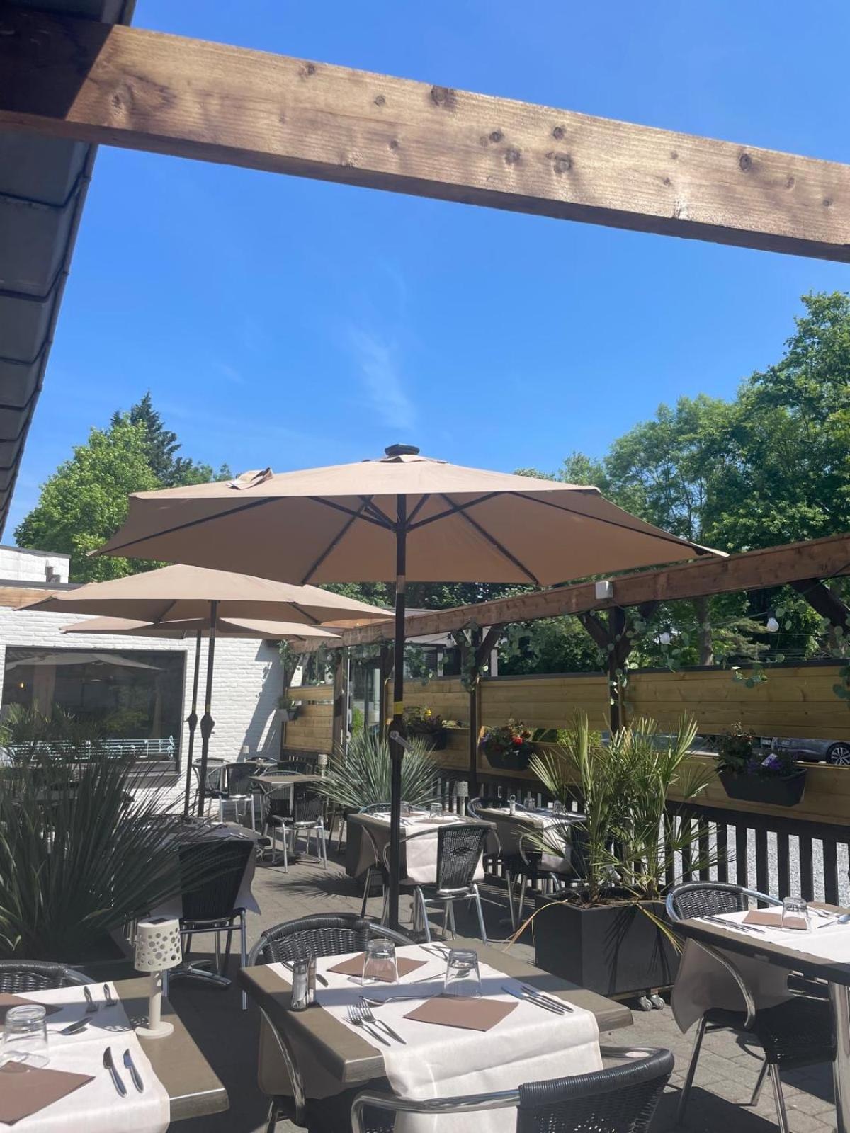 Logis Hotel Restaurant Des Acacias Lille Neuville En Ferrain Neuville-en-Ferrain Zewnętrze zdjęcie